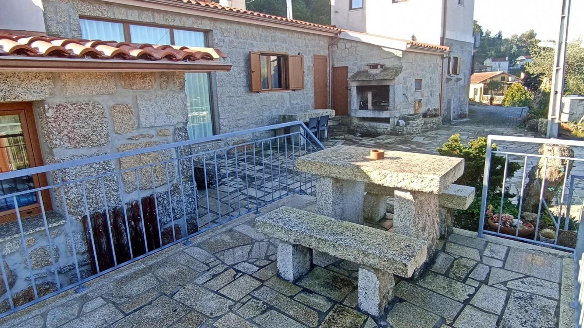 Casa Da Lage - Geres - Piscina Privada - Vistas Rio, Campo E Montanha Exterior photo